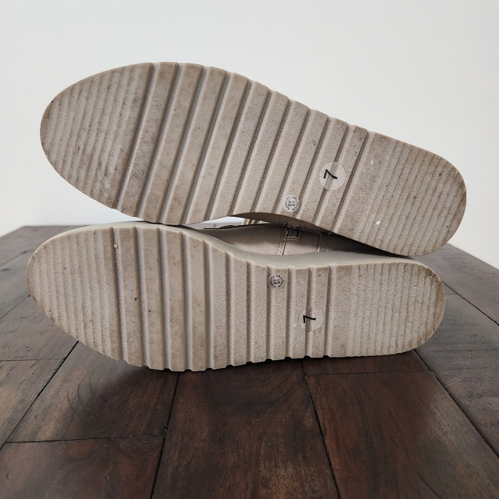 St. John's Bay Frampton Taupe Lace-up Knit Cuff Buckle Boots Sz 7 Classic Casual - Picture 9 of 12